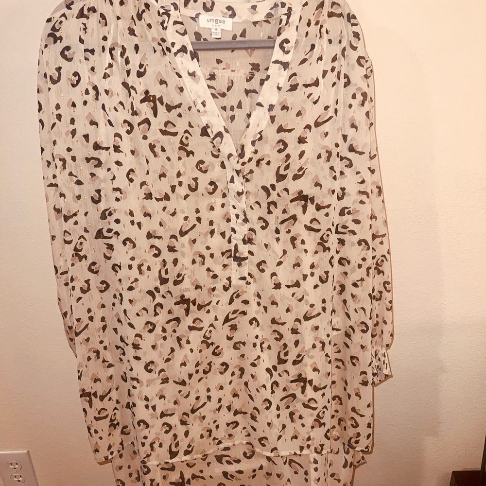 Umgee Women's Leopard Print Top - Cream and Brown